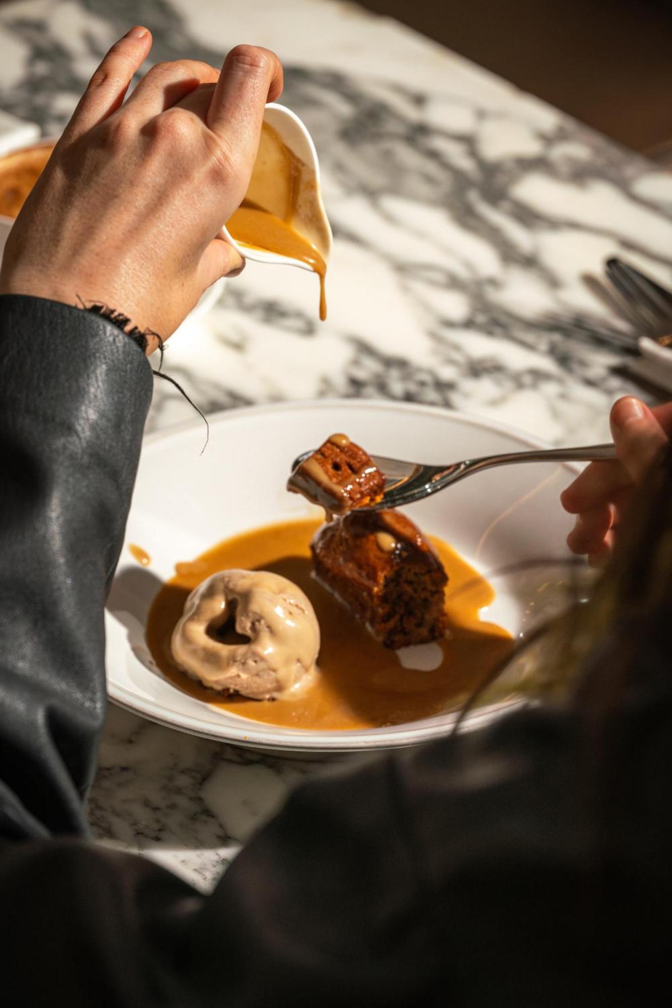 Sanderson Лондон Екстериор снимка A dish of foie gras and ice cream